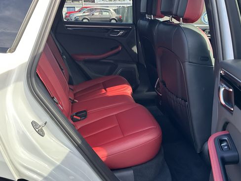 Used 2023 Porsche Macan image 13
