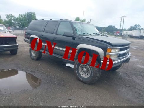 Used 1999 Chevrolet Suburban 2500 w/ Preferred Equipment Group 3 AWD/4WD image 1