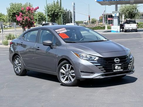 Used 2025 Nissan Versa SV FWD image 2