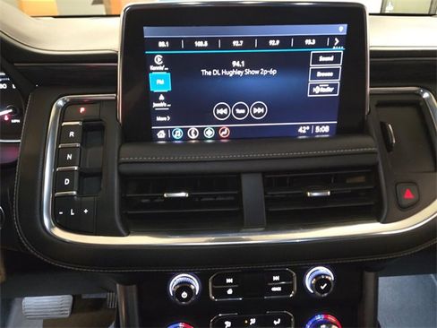 Used 2021 GMC Yukon SLT w/ SLT Luxury Plus Package image 16