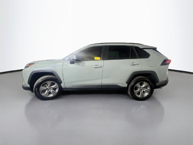 Used 2022 Toyota RAV4 XLE AWD/4WD image 5