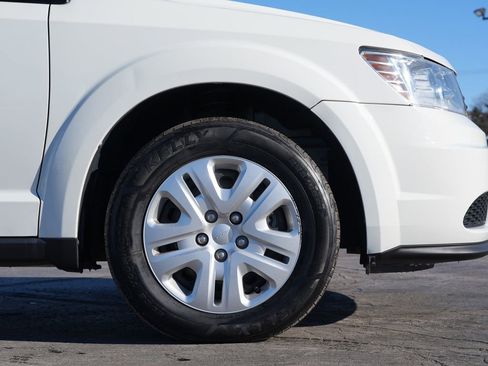 Used 2017 Dodge Journey SE w/ Safe & Sound Group image 11