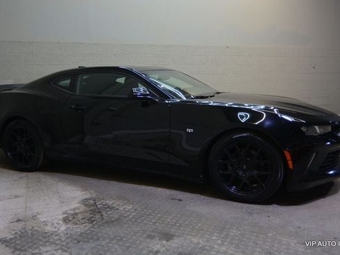 Used 2017 Chevrolet Camaro LT w/ Technology Package RWD image 26