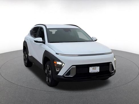 Used 2025 Hyundai Kona SEL image 3