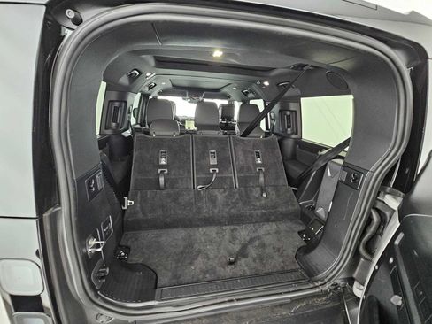 Used 2026 Land Rover Defender 130 X-Dynamic SE AWD/4WD image 16