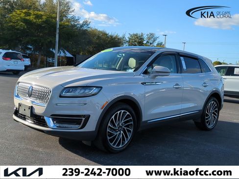 Used 2020 Lincoln Nautilus Reserve w/ Equipment Group 201A image 9