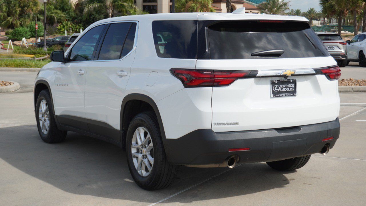 Used 2022 Chevrolet Traverse LS FWD image 8