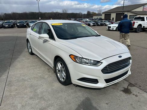 Used 2014 Ford Fusion SE image 3
