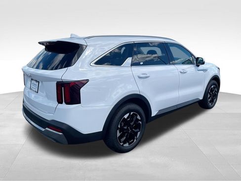 Used 2025 Kia Sorento S FWD image 8