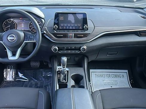 Used 2025 Nissan Altima 2.5 SV image 21