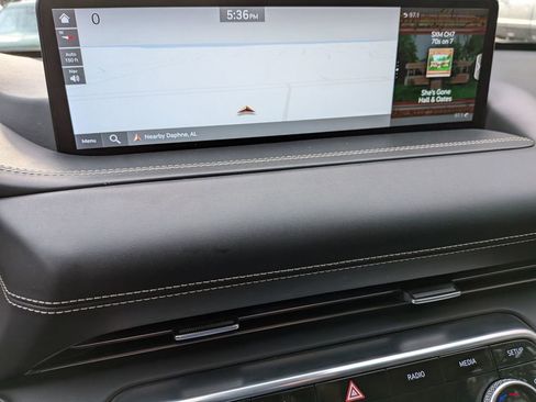 Used 2024 Genesis GV80 2.5T AWD/4WD image 24