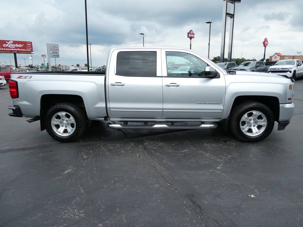 Used 2018 Chevrolet Silverado 1500 LT w/ All Star Edition AWD/4WD image 4