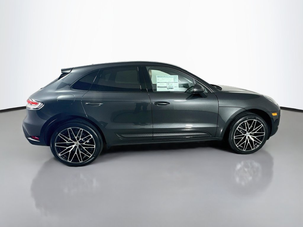 Certified 2026 Porsche Macan AWD/4WD image 8