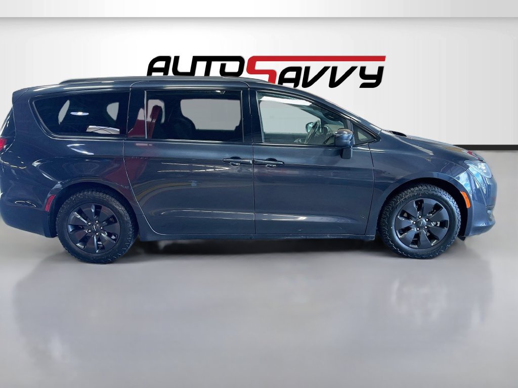 Used 2020 Chrysler Pacifica Touring-L w/ S Appearance Package FWD image 8