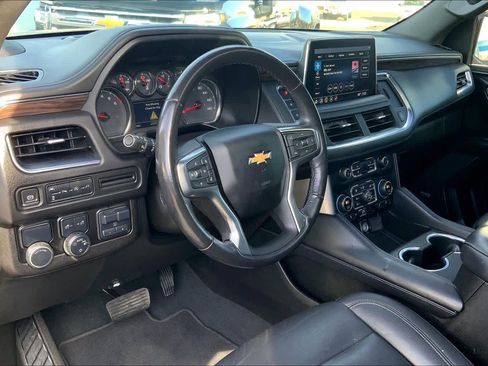 Used 2021 Chevrolet Suburban LT w/ LT Signature Package image 17