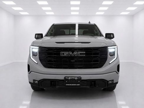 Used 2024 GMC Sierra 1500 Elevation w/ Elevation Premium Package AWD/4WD image 4