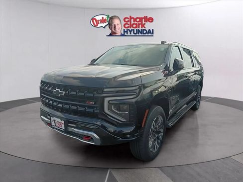 Used 2025 Chevrolet Suburban Z71 w/ Comfort Package AWD/4WD image 1