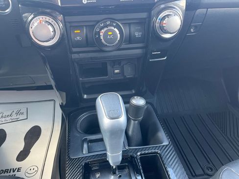 Used 2022 Toyota 4Runner TRD Off-Road Premium image 20