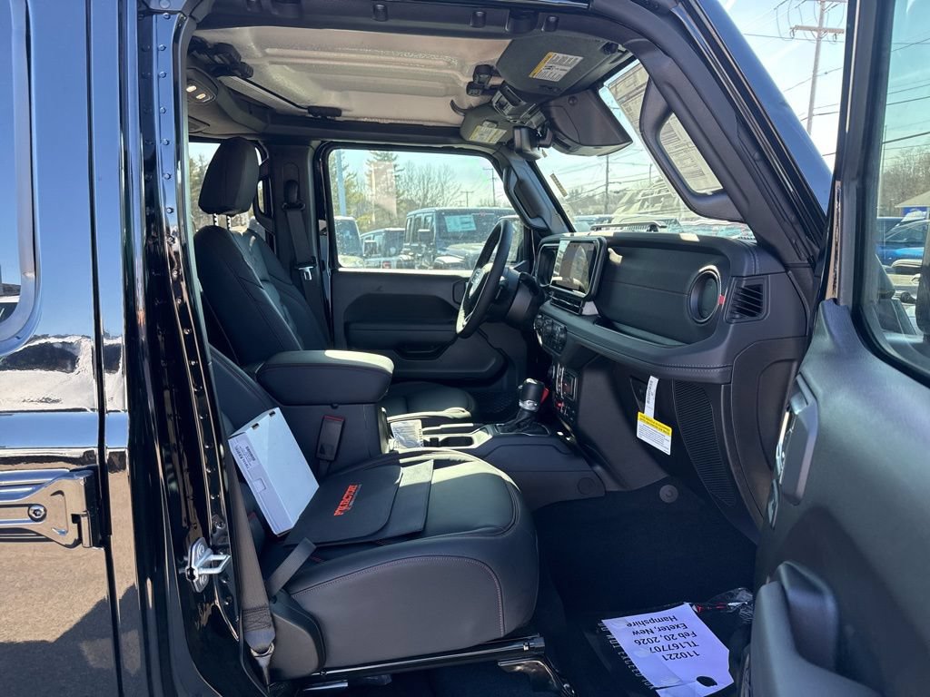 New 2026 Jeep Gladiator Rubicon w/ Technology Group AWD/4WD image 27