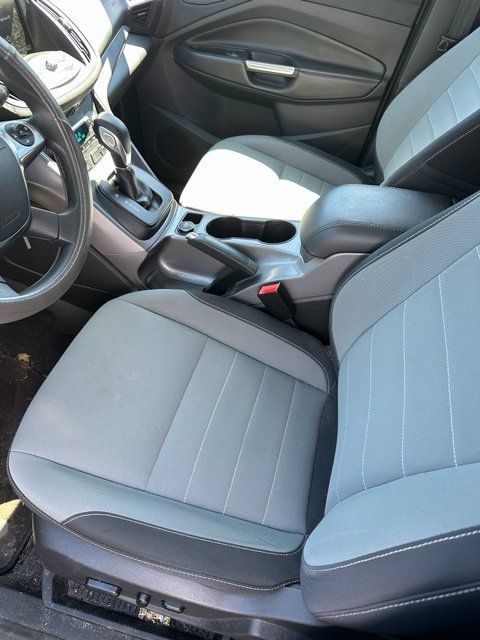 Used 2015 Ford Escape SE w/ Equipment Group 201A AWD/4WD image 9