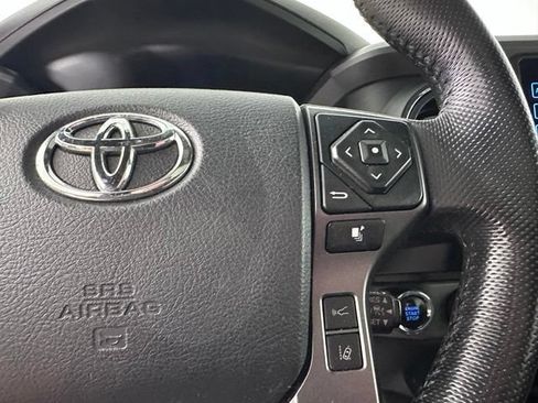 Used 2019 Toyota Tacoma TRD Sport AWD/4WD image 23