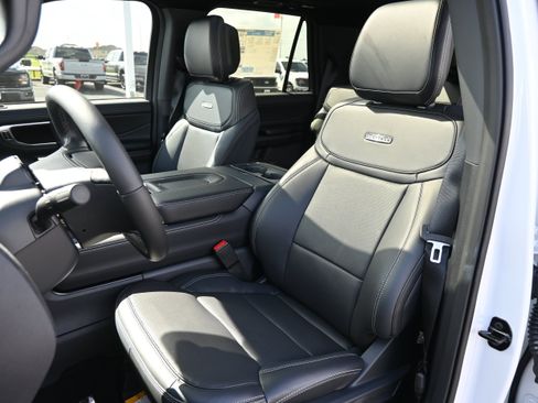 New 2027 Ford Expedition Platinum w/ Stealth Appearance Package AWD/4WD image 34