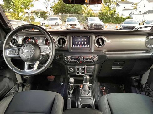 Used 2018 Jeep Wrangler Unlimited Sahara AWD/4WD image 20
