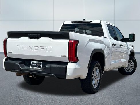 Used 2022 Toyota Tundra SR5 w/ SR5 Convenience Package AWD/4WD image 2