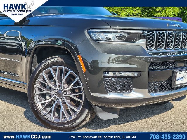 Used 2023 Jeep Grand Cherokee L Summit AWD/4WD image 3