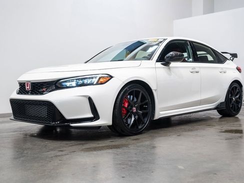 Used 2025 Honda Civic Type R image 3