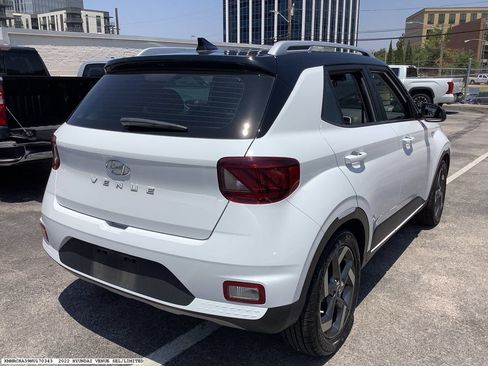 Used 2022 Hyundai Venue Limited FWD image 6