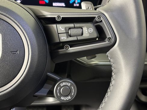 New 2026 Porsche Cayenne image 25