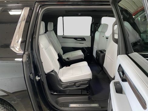 New 2026 Chevrolet Suburban Premier w/ Sun And Tow Package image 9