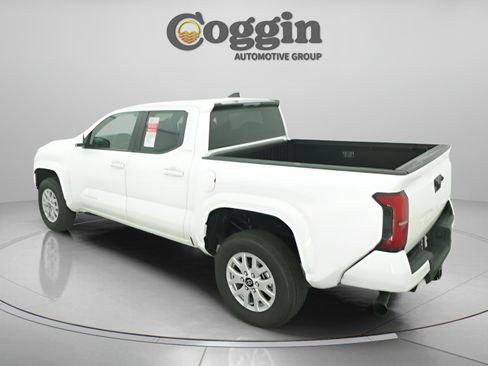 Used 2026 Toyota Tacoma SR5 RWD image 8
