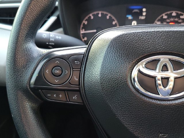 Used 2025 Toyota Corolla LE FWD image 14