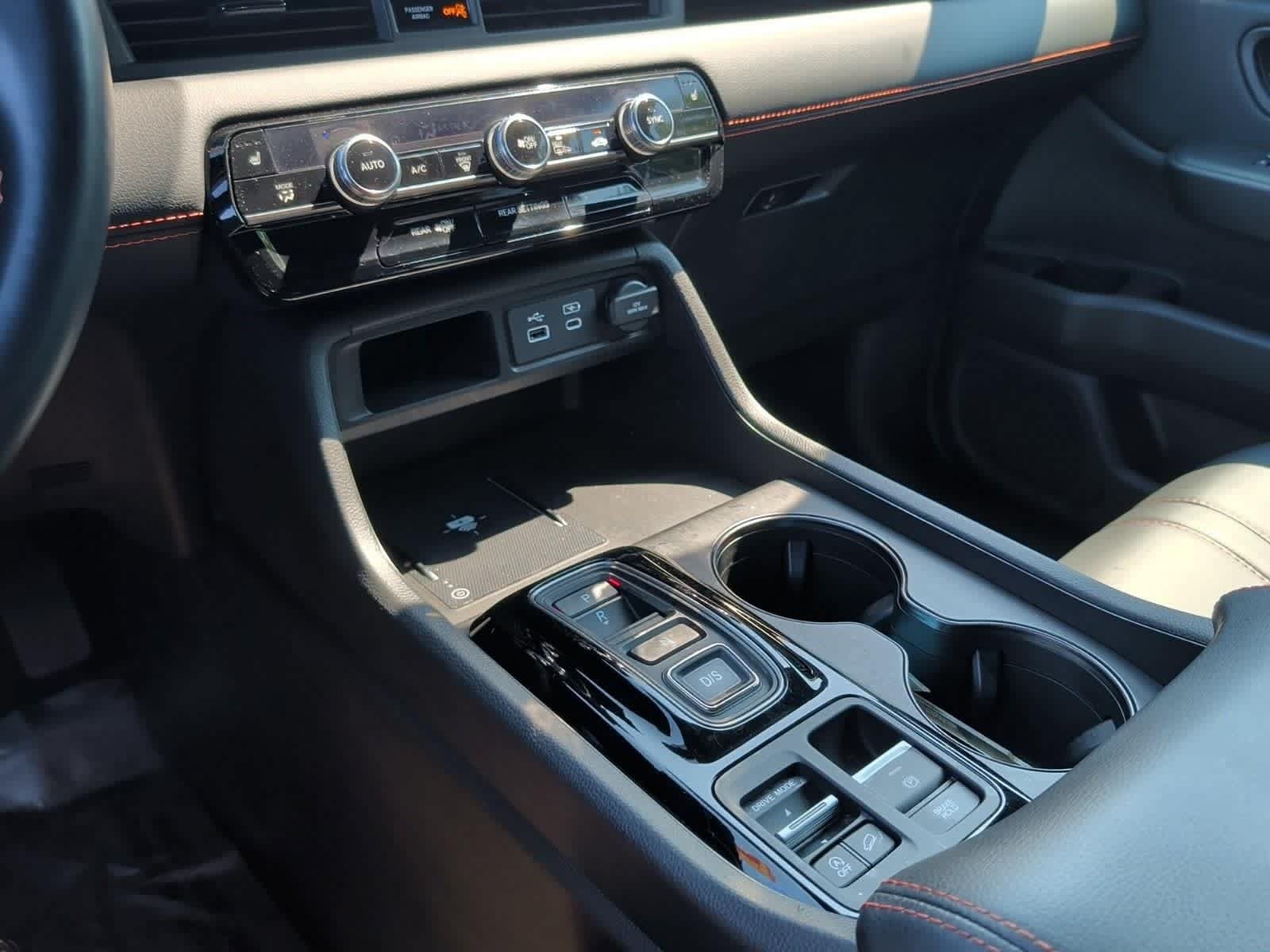 Used 2025 Honda Pilot TrailSport image 21