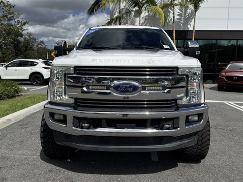 Used 2017 Ford F350 Lariat w/ Chrome Package image 9