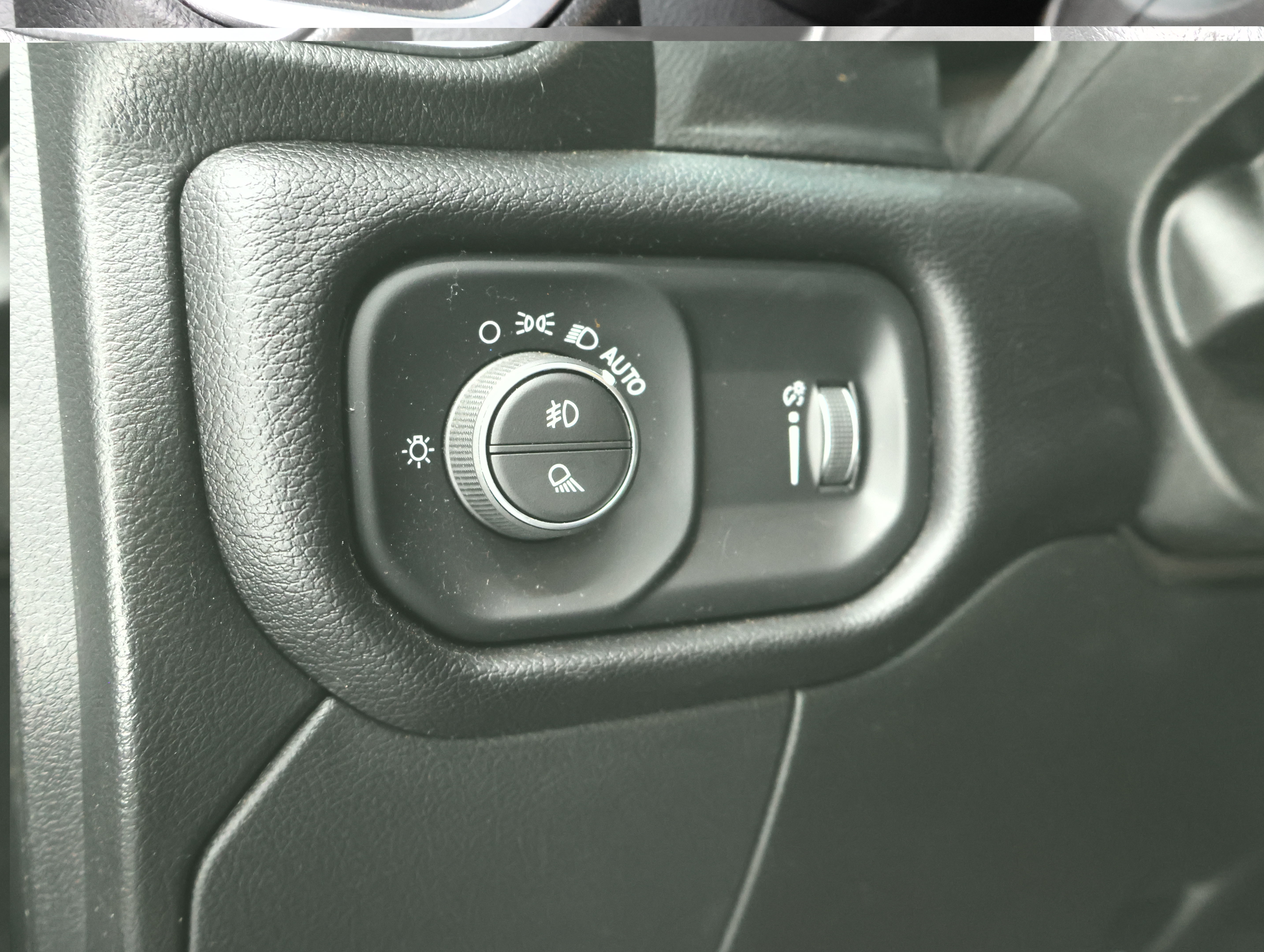 Used 2024 RAM 2500 Big Horn w/ Night Edition AWD/4WD image 35