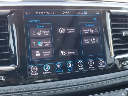 Used 2020 Chrysler Pacifica Limited w/ Advanced Safetytec Group FWD image 20