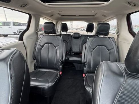 Used 2011 Chrysler Town & Country Touring-L w/ Entertainment Group #2 image 31