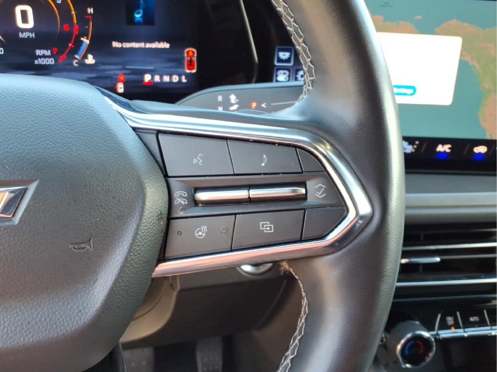 Used 2024 Chevrolet Traverse LT FWD image 12