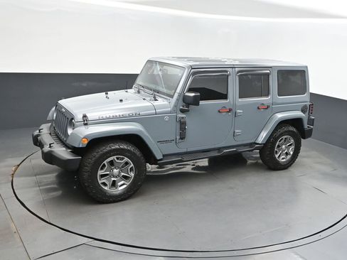 Used 2015 Jeep Wrangler Unlimited Rubicon w/ Connectivity Group image 31