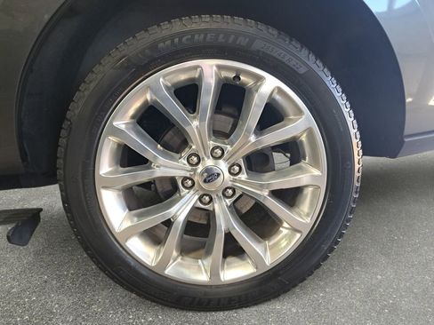 Used 2019 Ford Expedition Limited w/ Equipment Group 302A AWD/4WD image 33