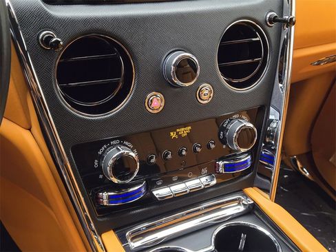 Certified 2022 Rolls-Royce Cullinan w/ Dark Exterior Package image 41