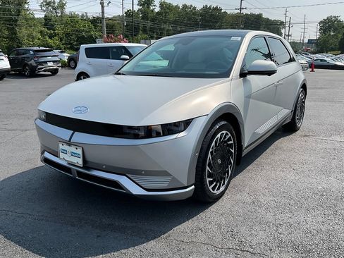 Used 2024 Hyundai Ioniq 5 Limited image 3