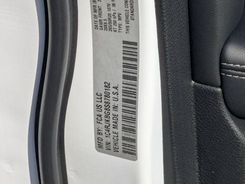 New 2025 Jeep Grand Cherokee L Limited image 23