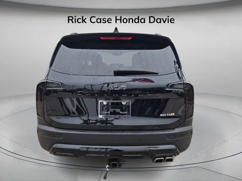 Used 2022 Kia Telluride SX w/ SX Prestige Package image 6