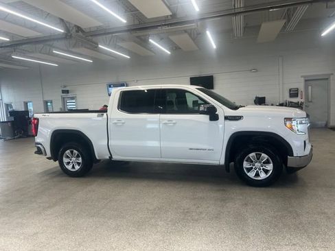 Used 2020 GMC Sierra 1500 SLE w/ SLE Value Package AWD/4WD image 4