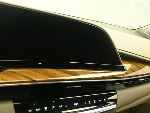 Used 2023 Cadillac Escalade Premium Luxury Platinum w/ Heavy-Duty Trailer Package AWD/4WD image 18
