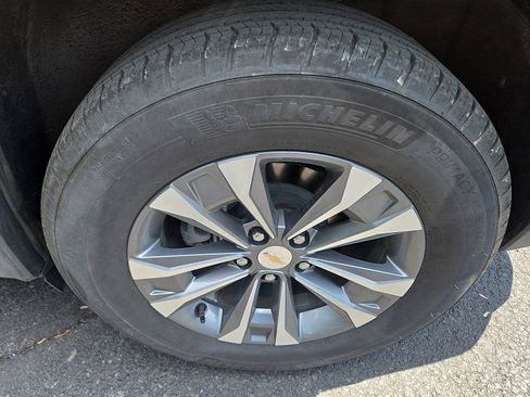 Used 2025 Chevrolet Equinox LT AWD/4WD image 11